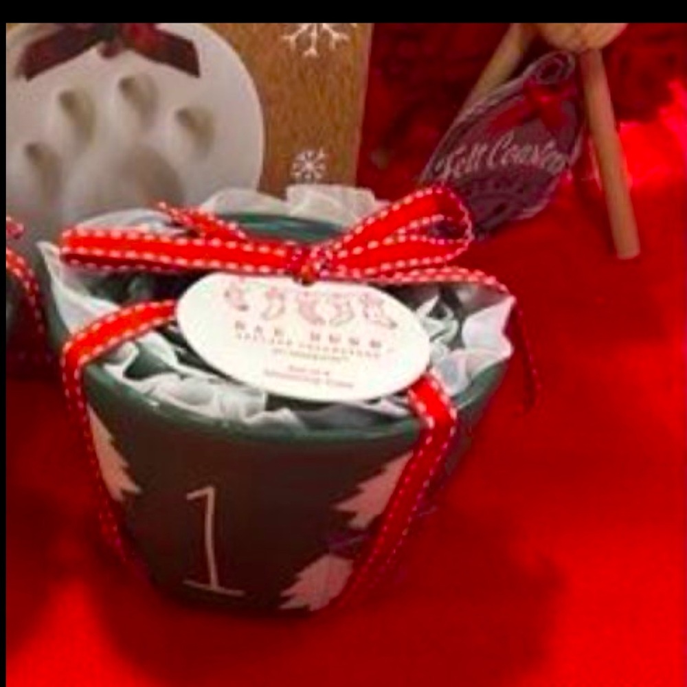Rae Dunn 2023 Green Christmas Tree Measuring Cup Set